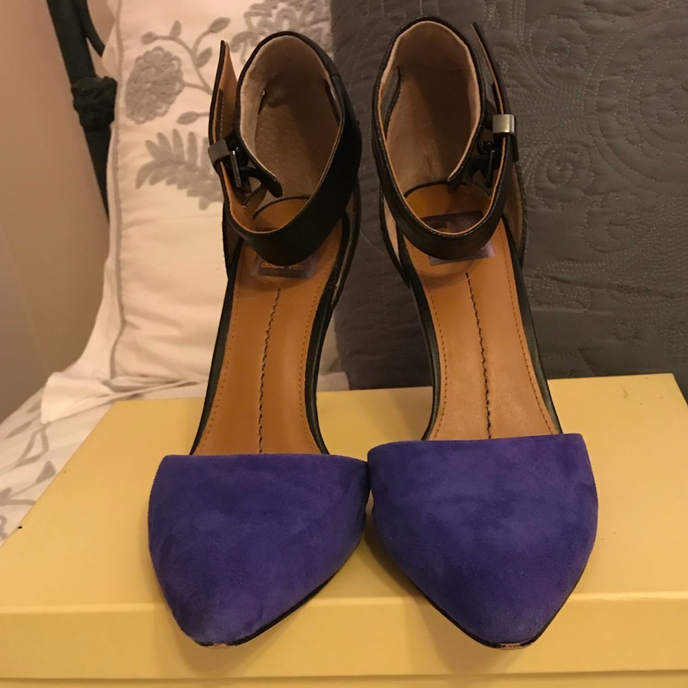 Dolce Vita purple suede and leather pumps